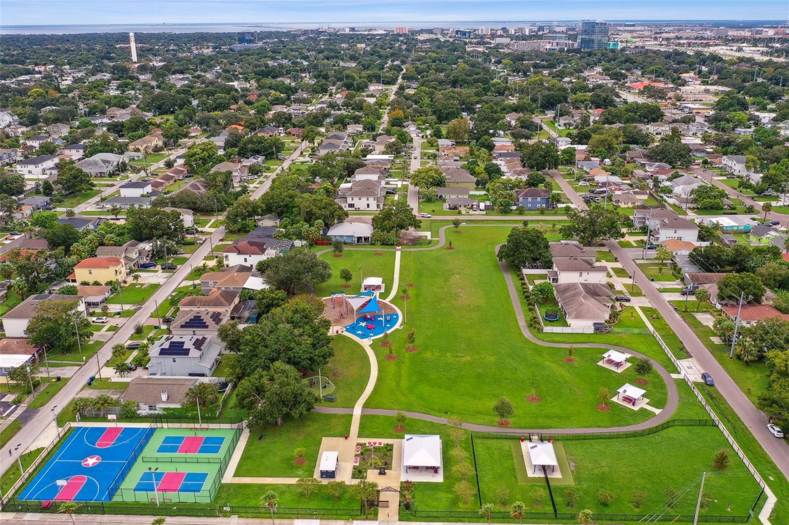 9 mins walk to Villa Brothers Park