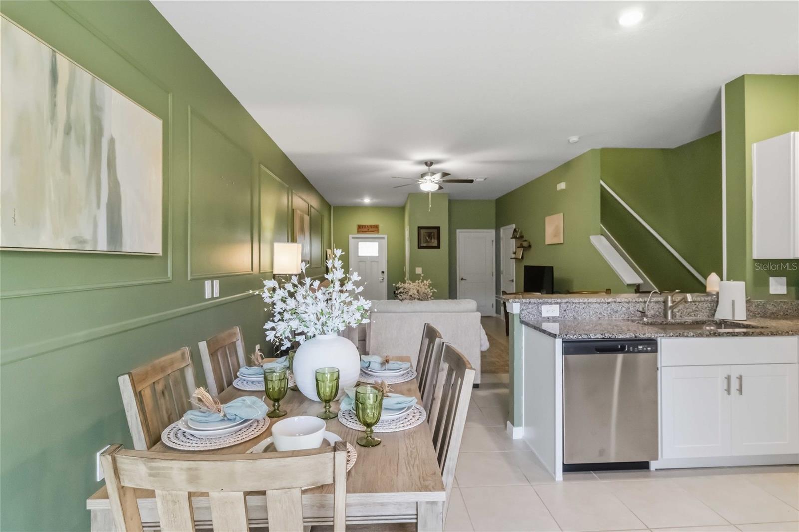 Kitchen & Dining Area