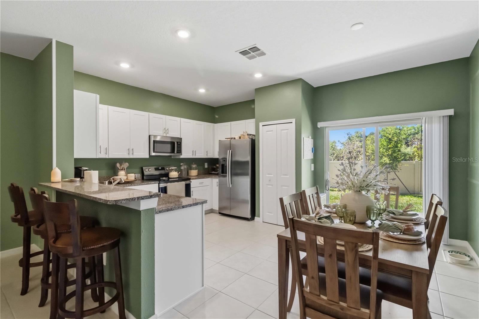 Kitchen & Dining Area