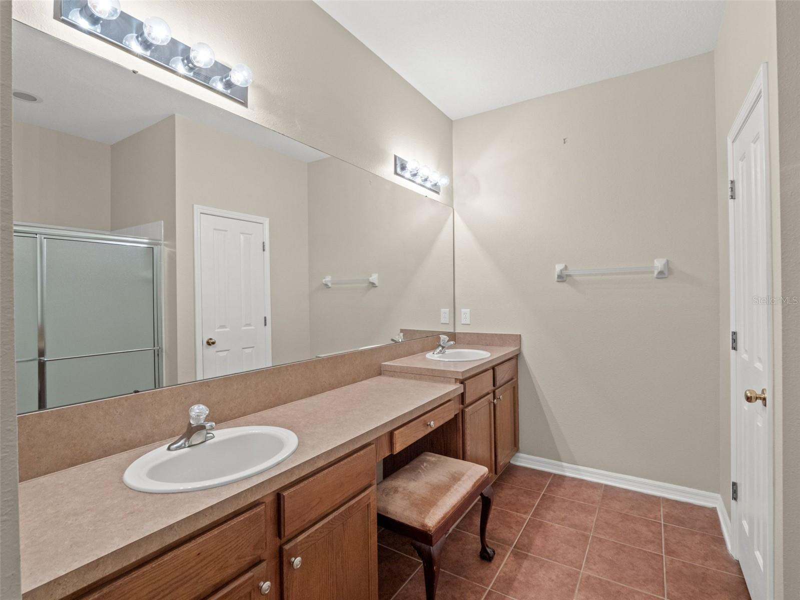 Primary En-suite Bath