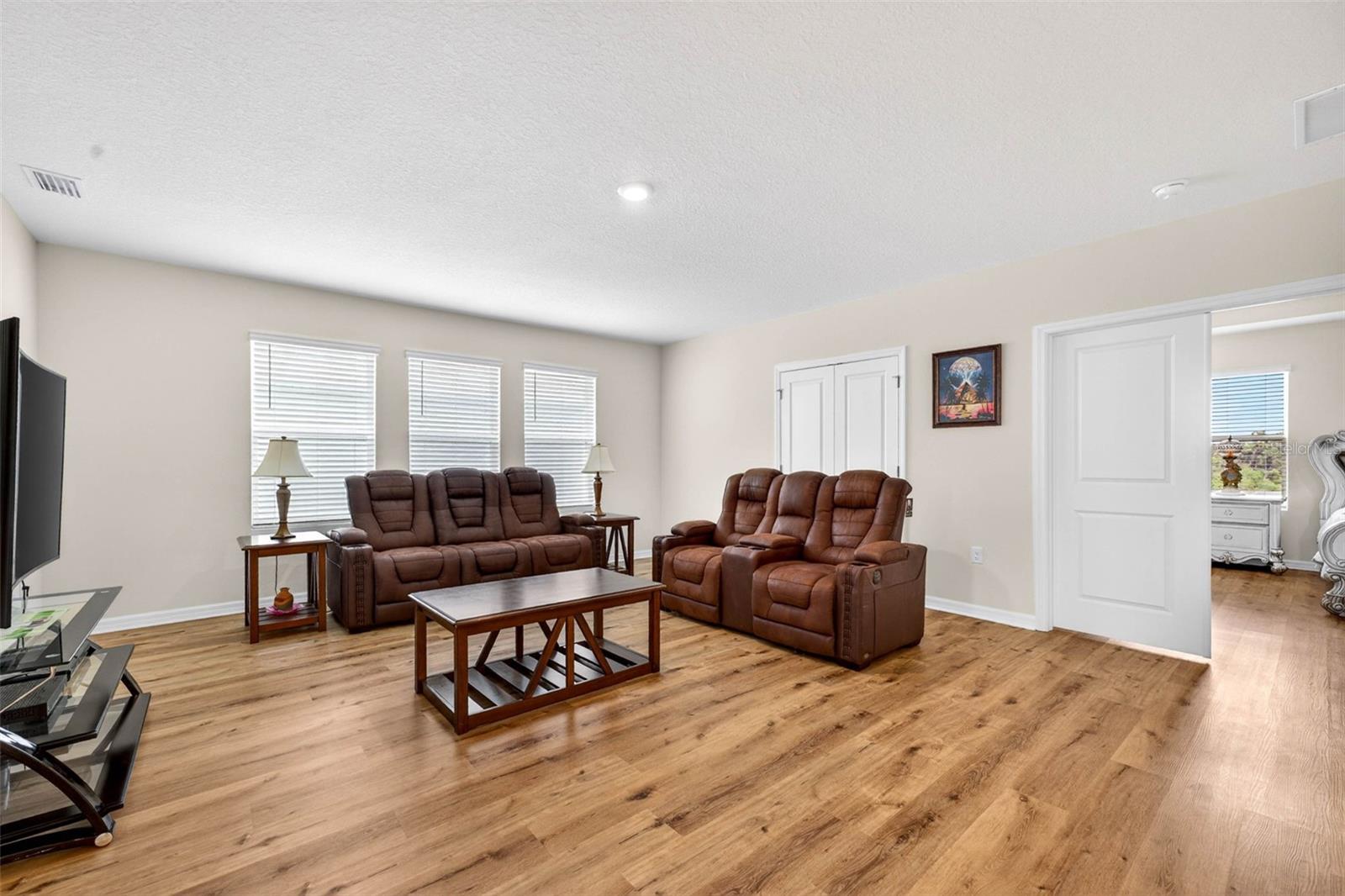 Upstairs Loft/Living Room