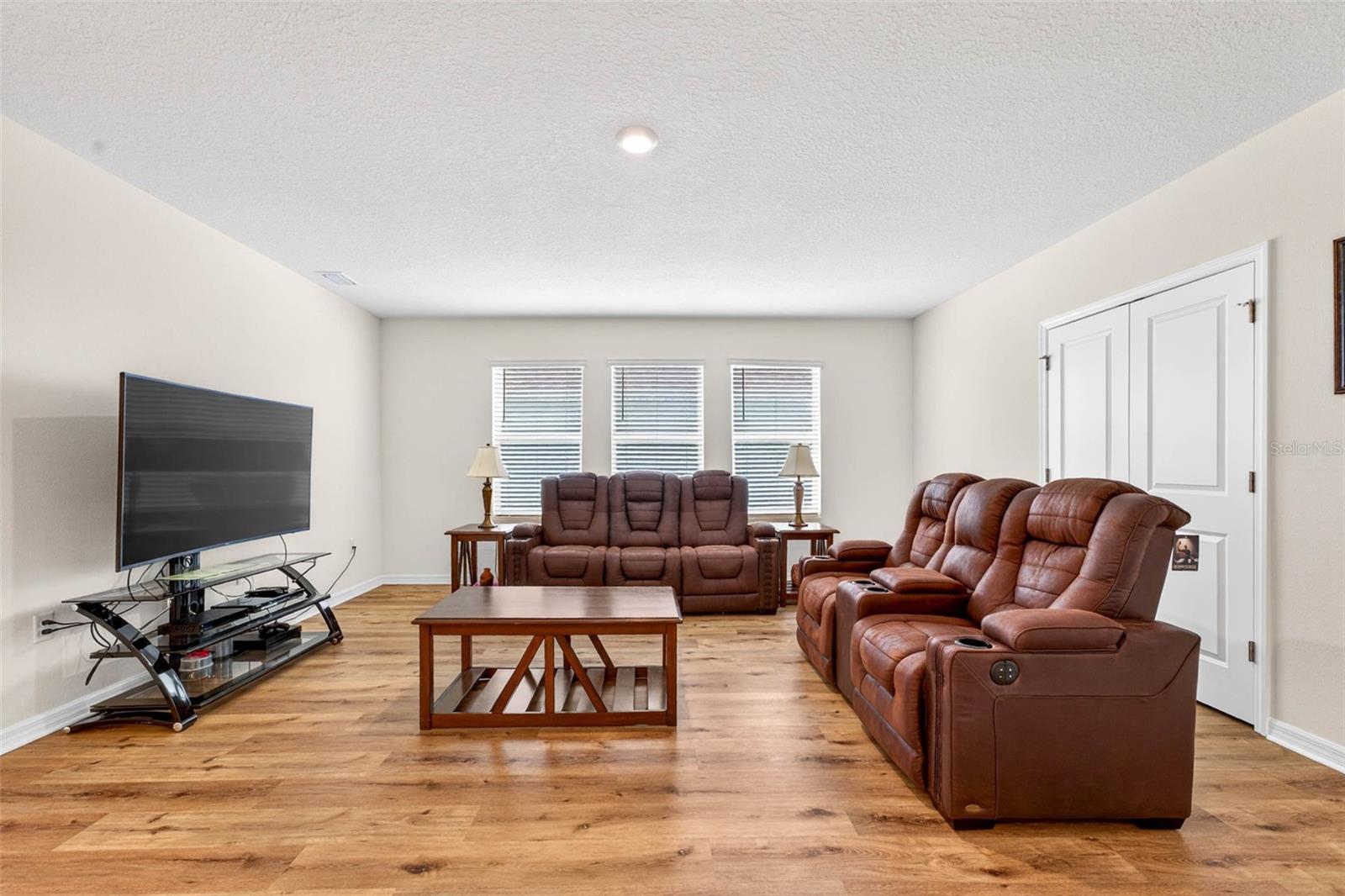 Upstairs Loft/Living Room