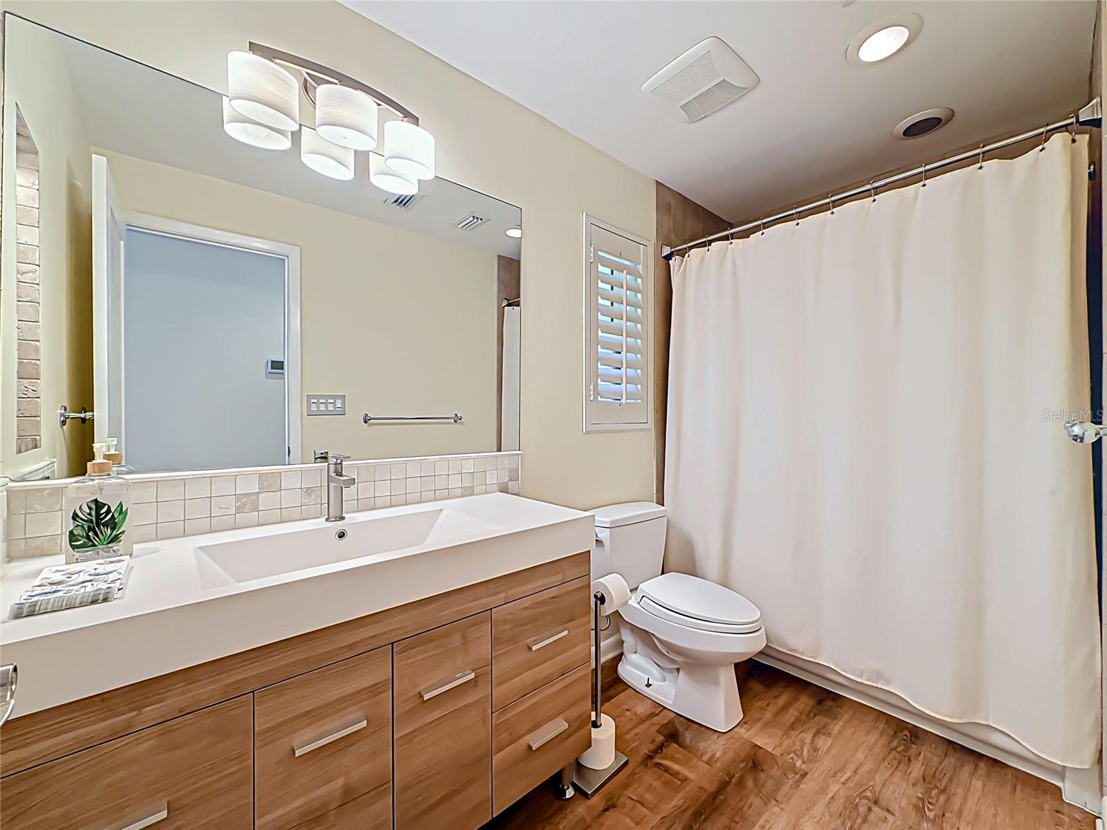 2nd bathroom
