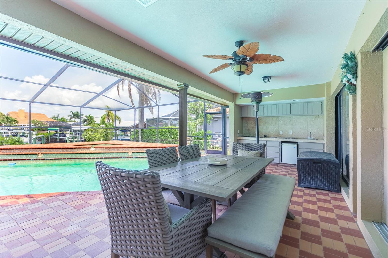 Pool & Spa