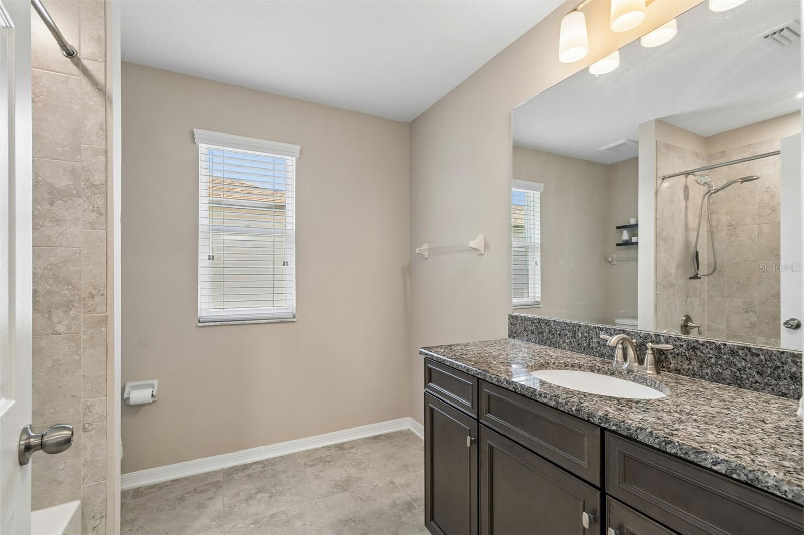 Full Bath between Bed 3 and 4