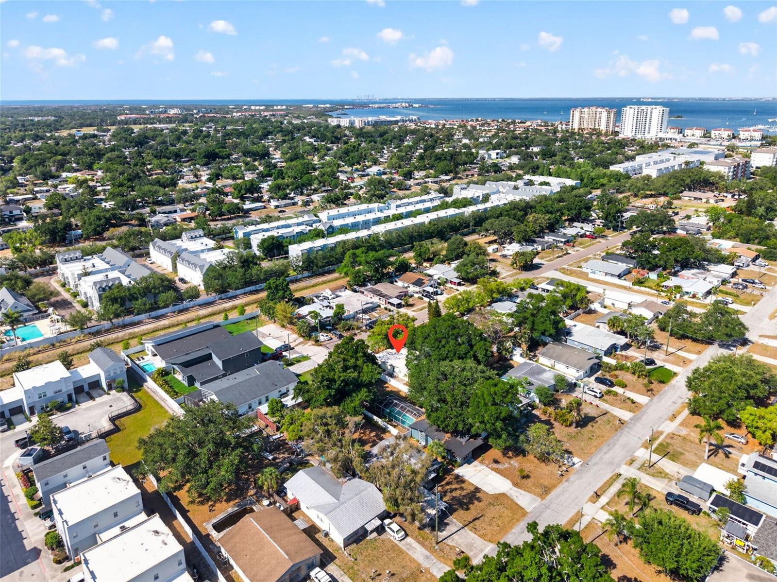 Centrally located to nearby shopping and restaurants