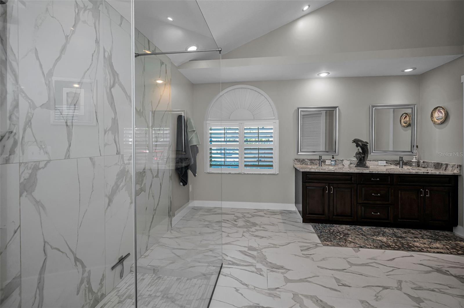 Primary En-suite Bathroom