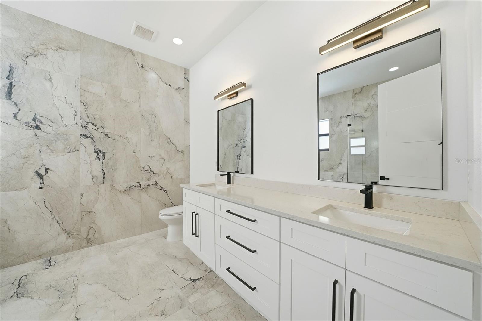 Primary Suite Bathroom