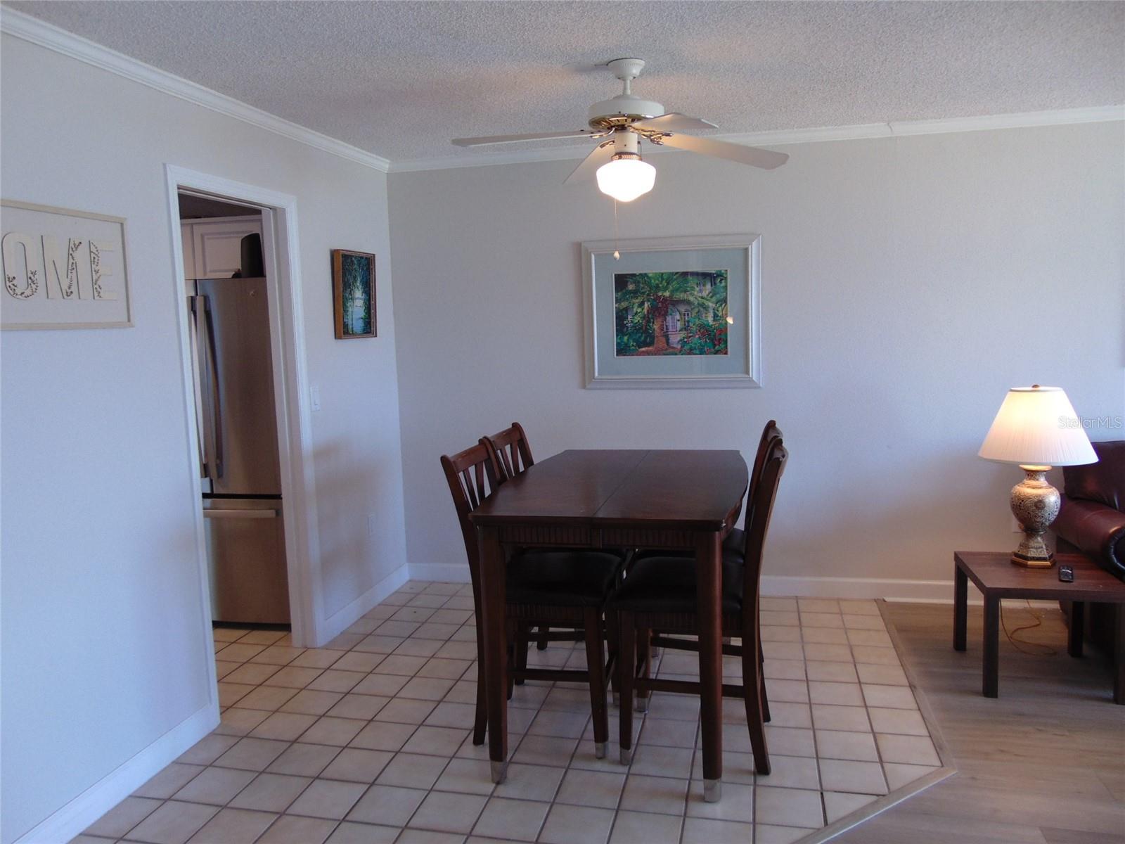 Inviting dining area!  (Makes you hungry!)