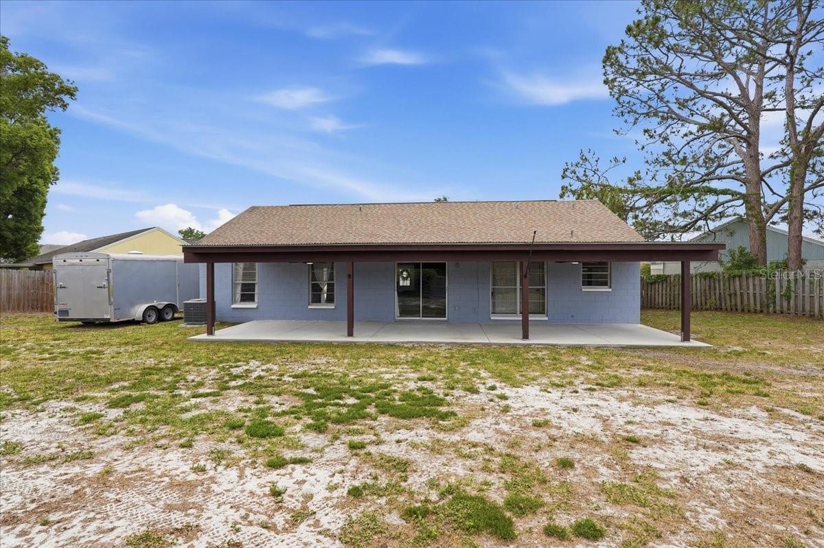 NO HOA! PARK YOUR BOAT, TRAILER OR RV IN YOUR BACKYARD!