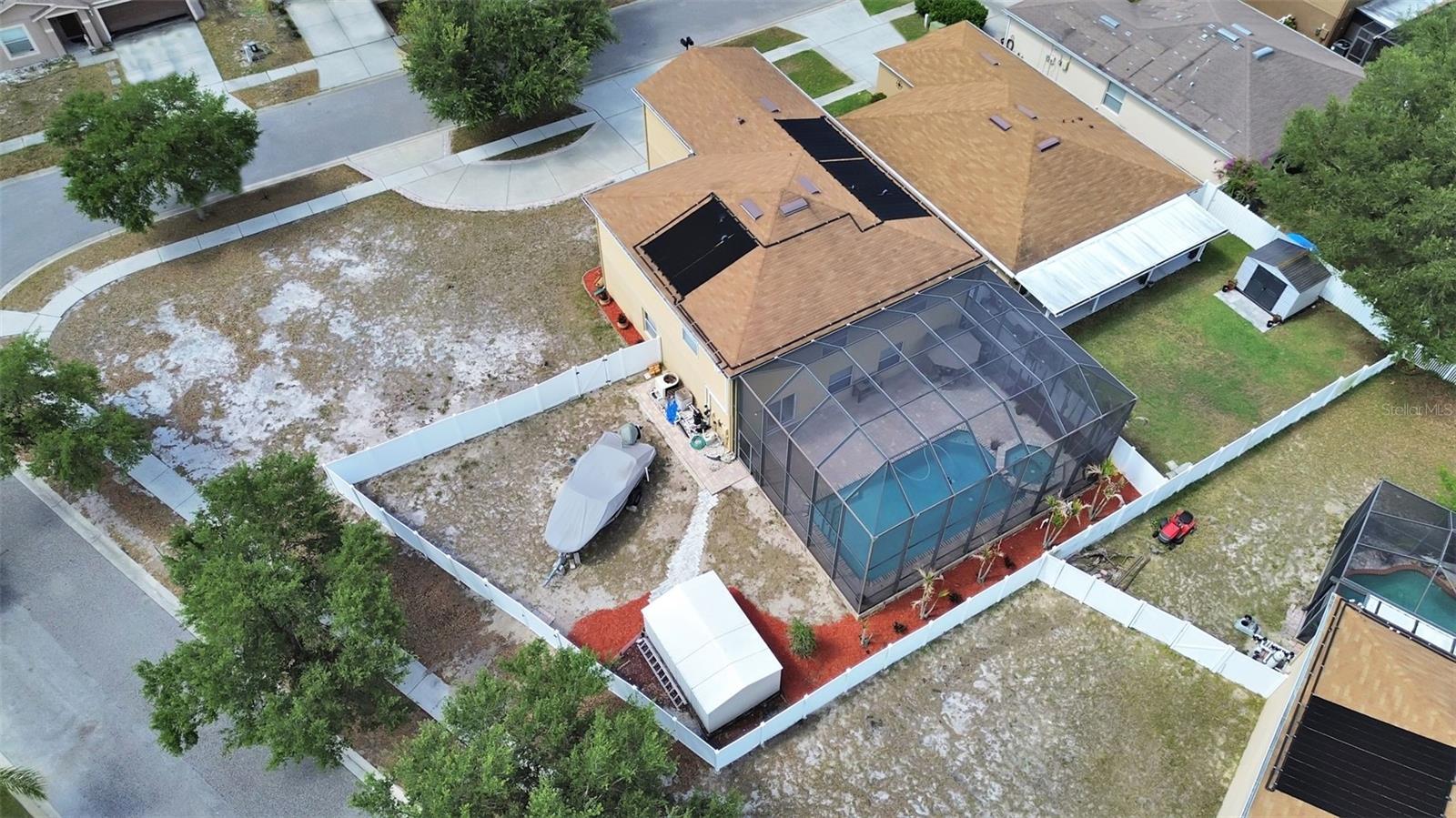 Bird's eye view of this oversized lot.