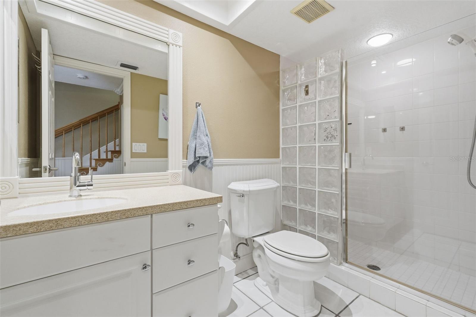 1st Floor Bath