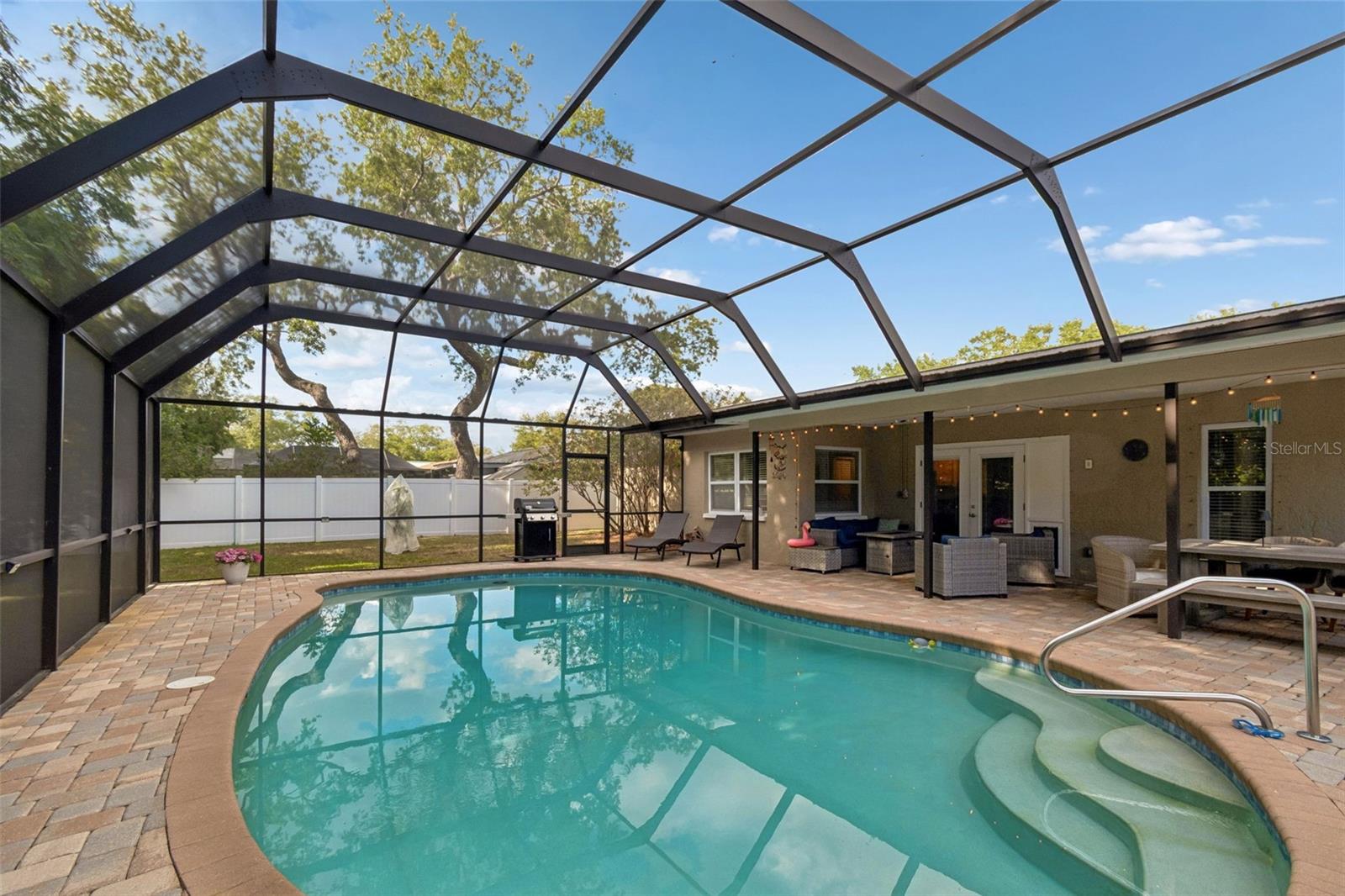 Newer screen Enclosure