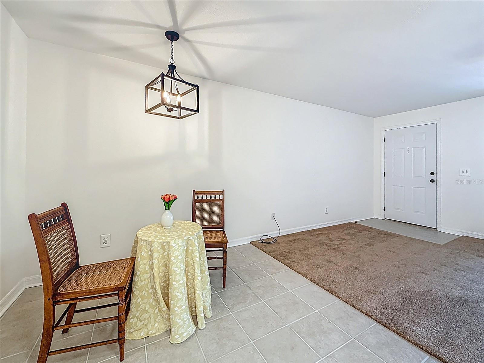 2442 Enterprise Rd no 6, dining area