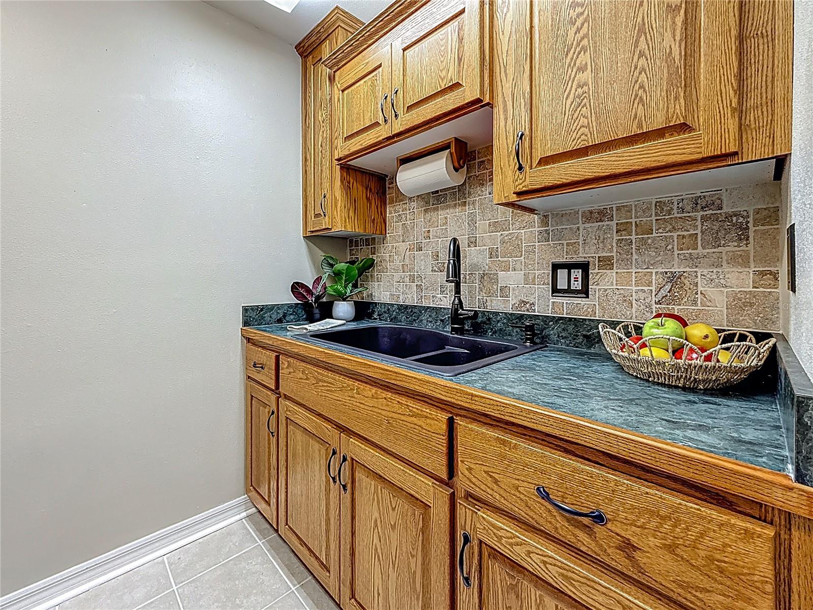 2442 Enterprise Rd no 6, kitchen, solid oak cabinets