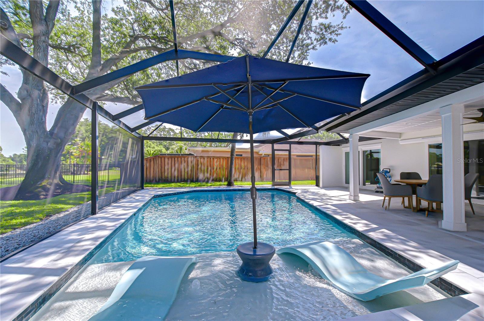 Pool, Sun Shelf, Bubblers