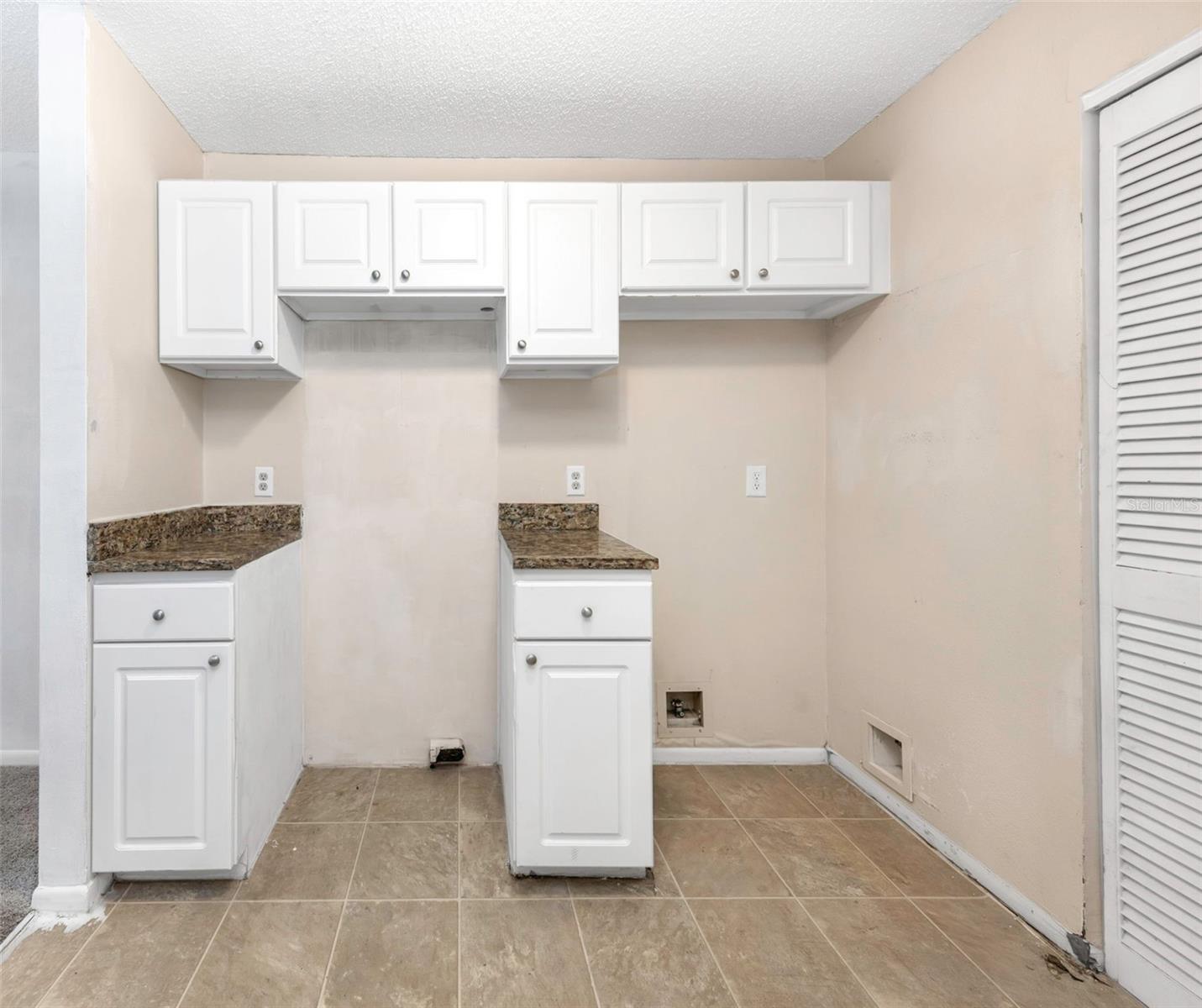 Kitchen - Left View