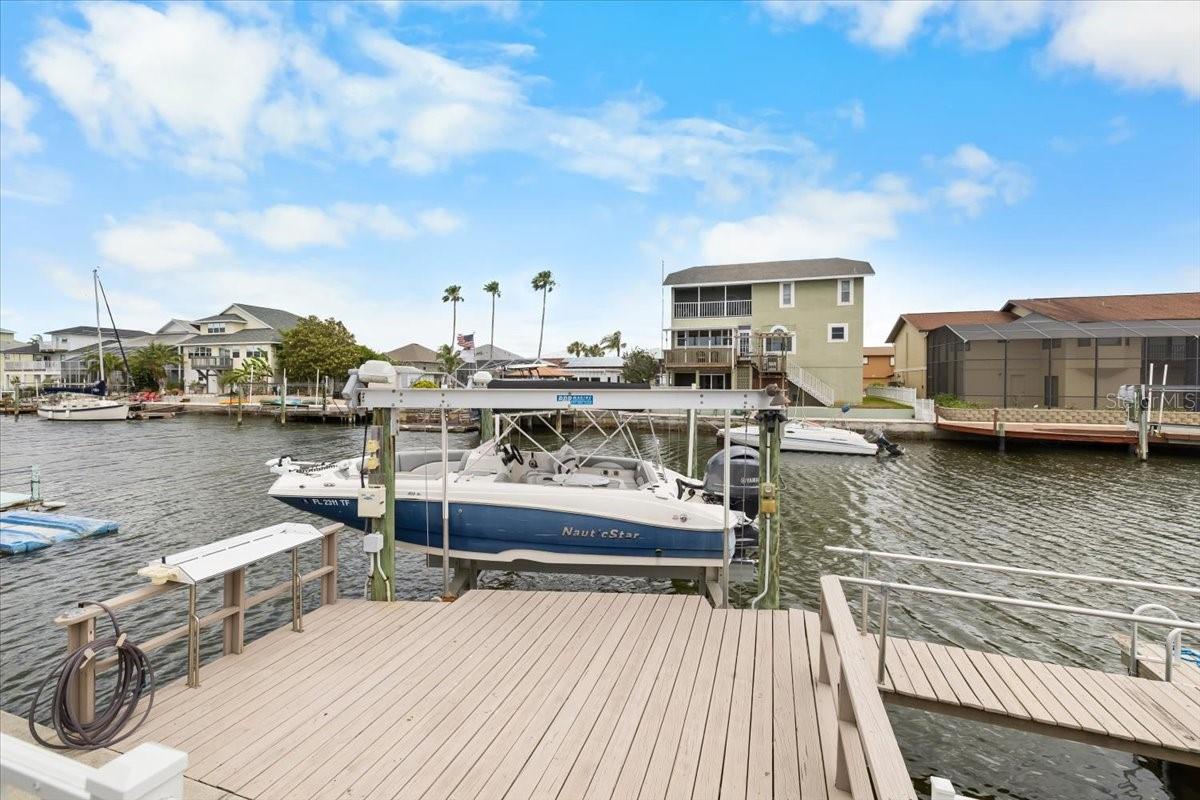 Boat Lift / stationary dock