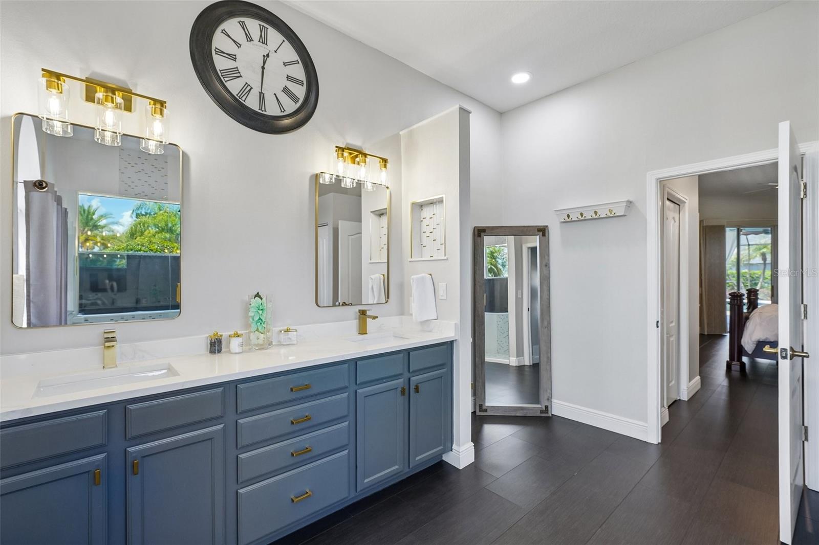 Primary En Suite Bathroom