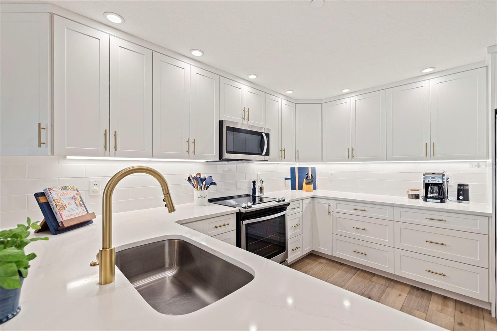 Wood cabinets with Soft Closing Features and Lots of Storage