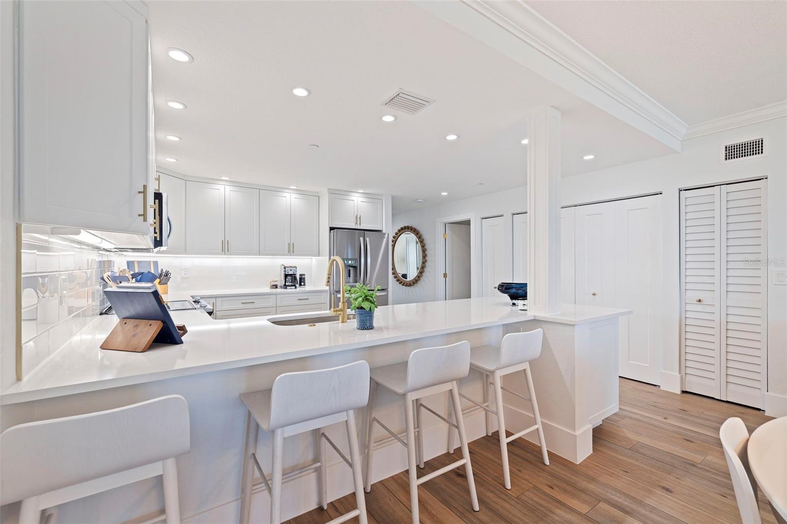 Nice Breakfast Bar Where Your Guest Can Interact While The Chef Is Preparing The Meals.