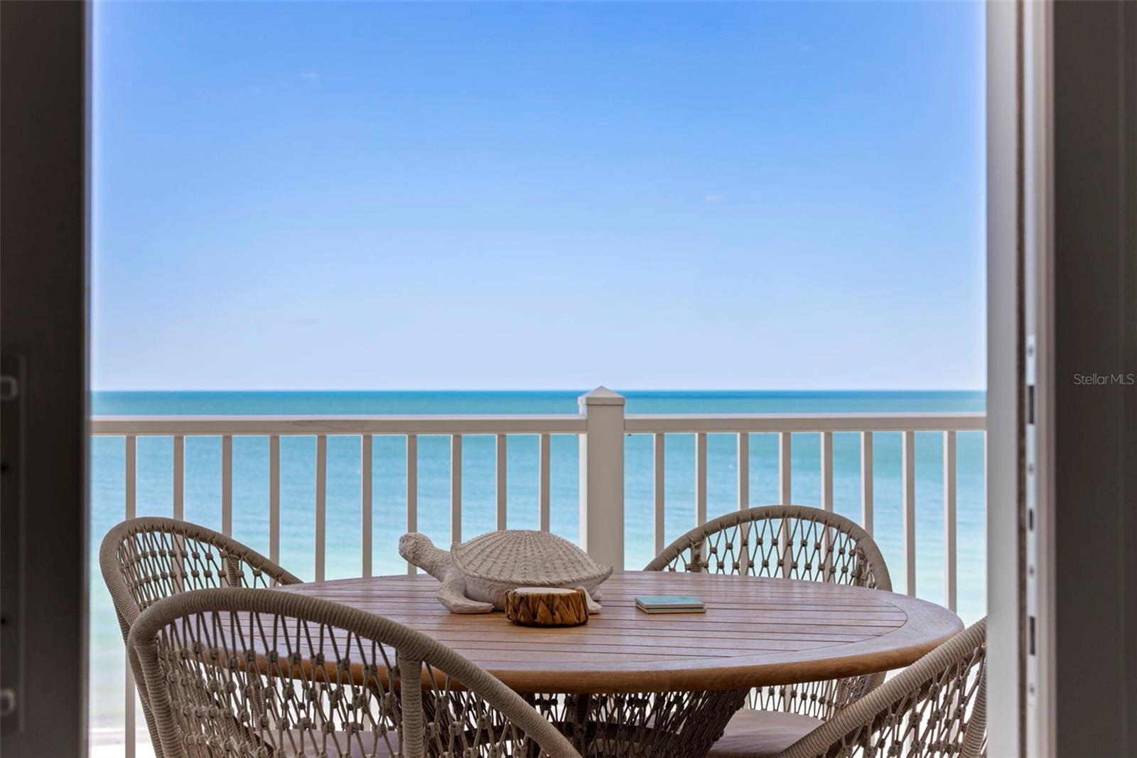 Gulf Front balcony perfect for relaxing  or entertaining