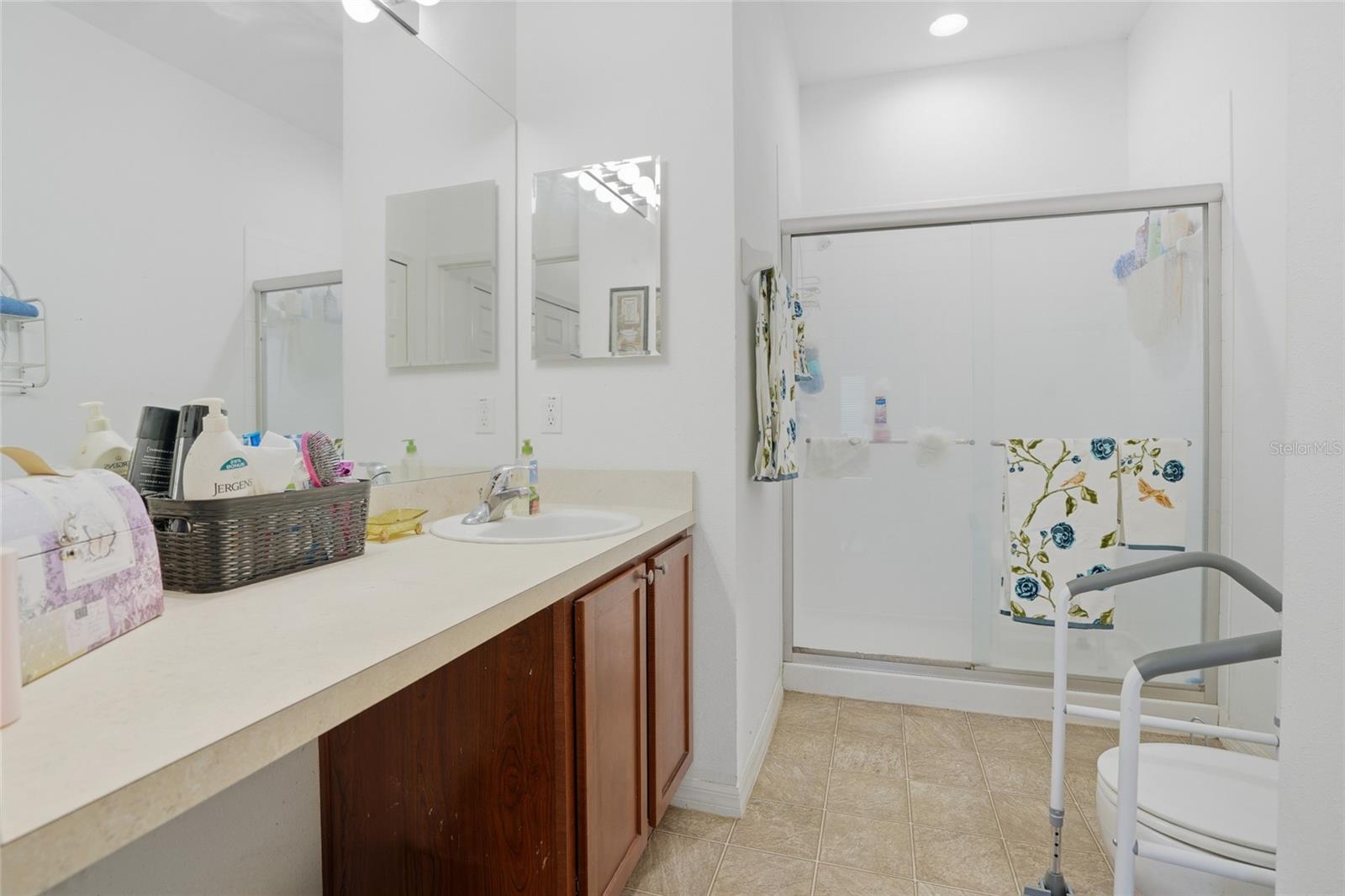 Primary bath