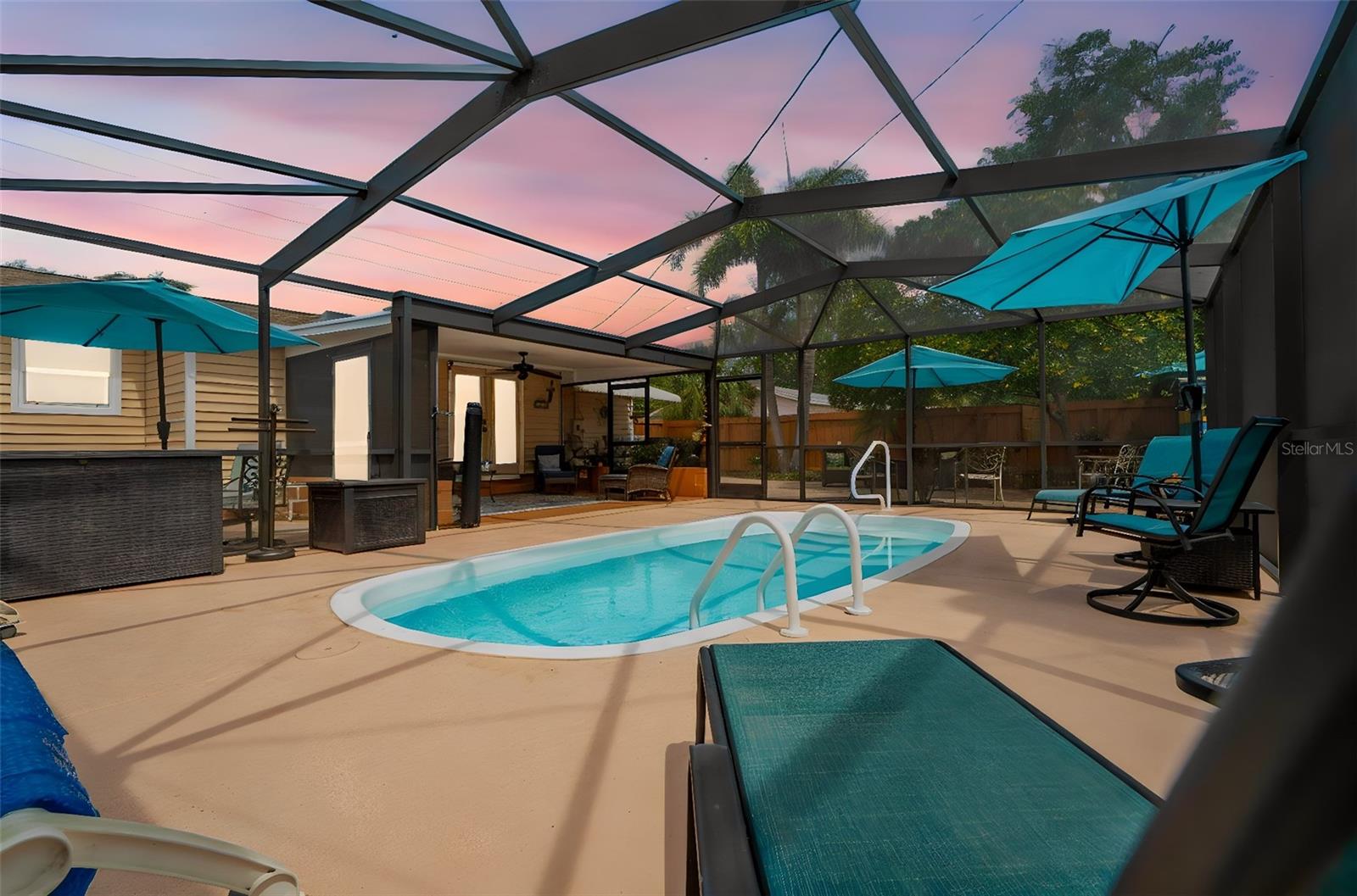 The screened pool enclosure has updated no-see-um screening.