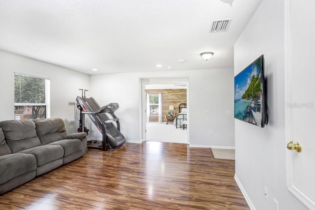 TB8501708