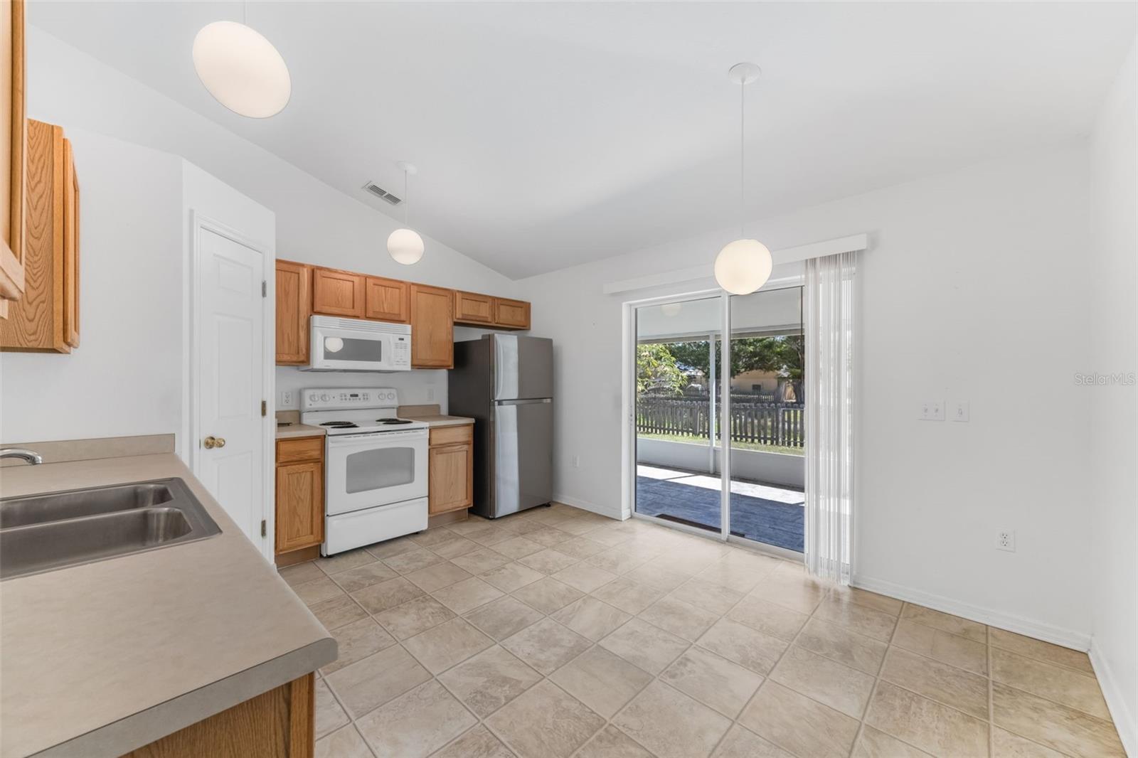 Kitchen/Breakfast Nook