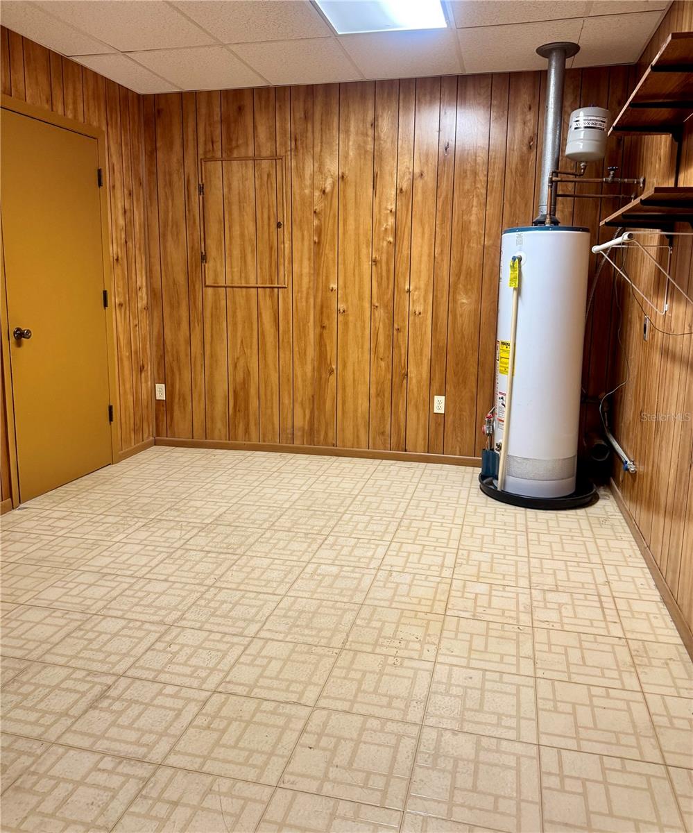 Large laundry room off of dining