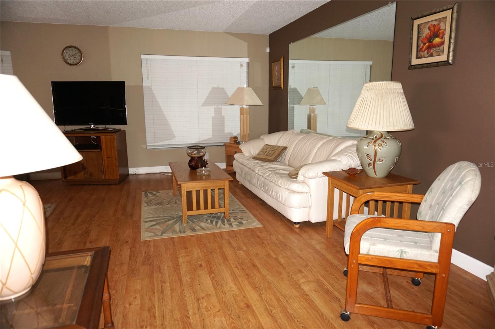 FL Room looking from DR