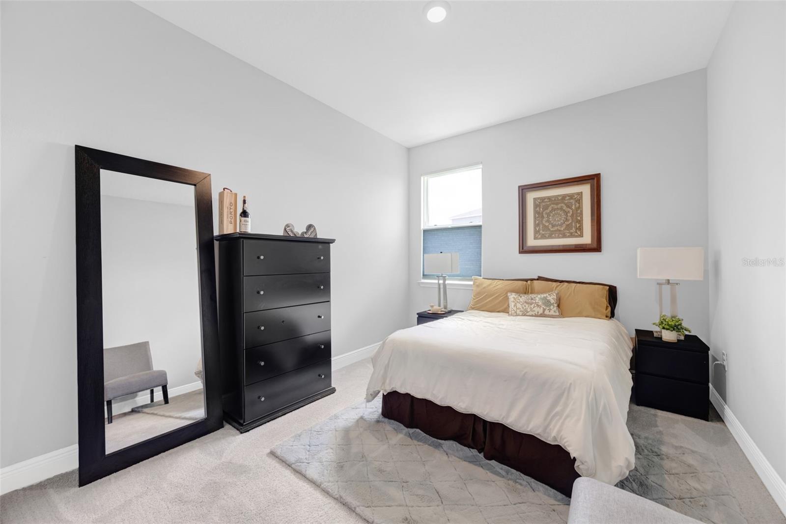 Bedroom 2 (first floor)