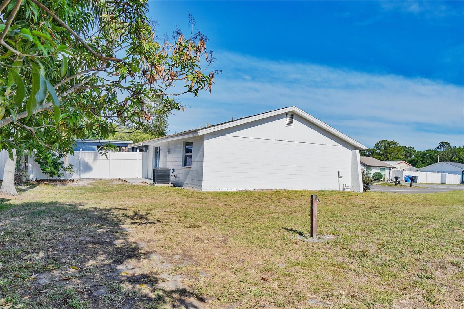 TB8501941