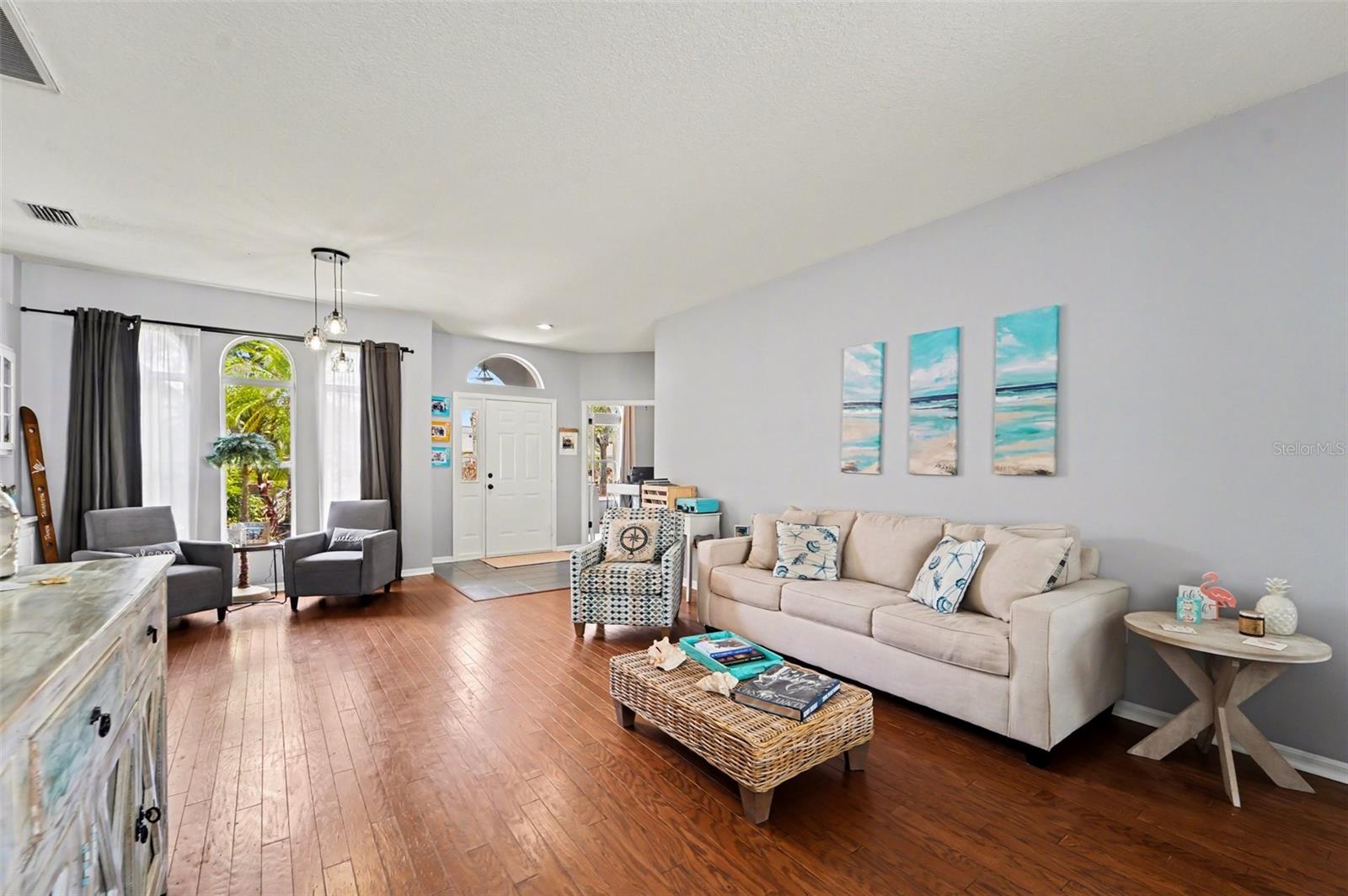 19717 Wyndham Lakes Drive, Odessa FL -Living Room