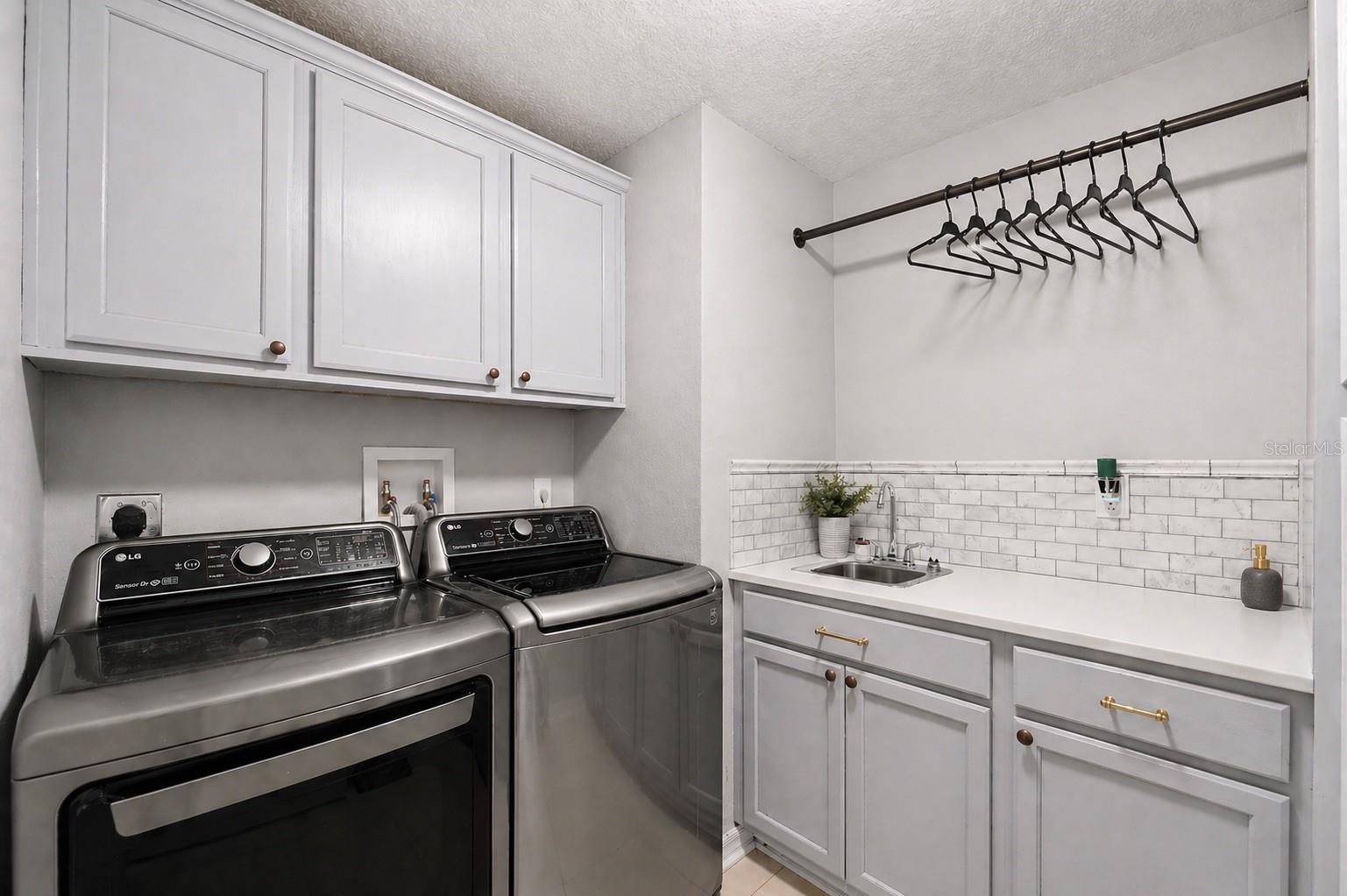 19717 Wyndham Lakes Drive, Odessa FL - Lanudry Room