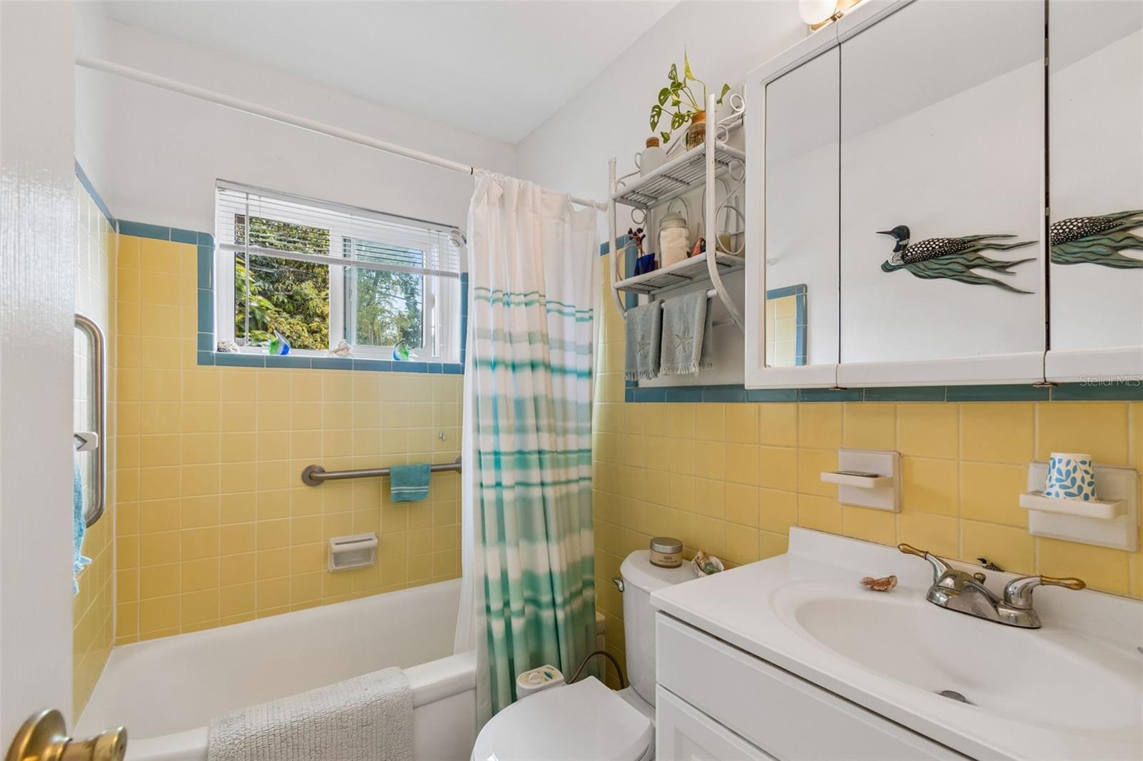 Light and bright guest bathroom