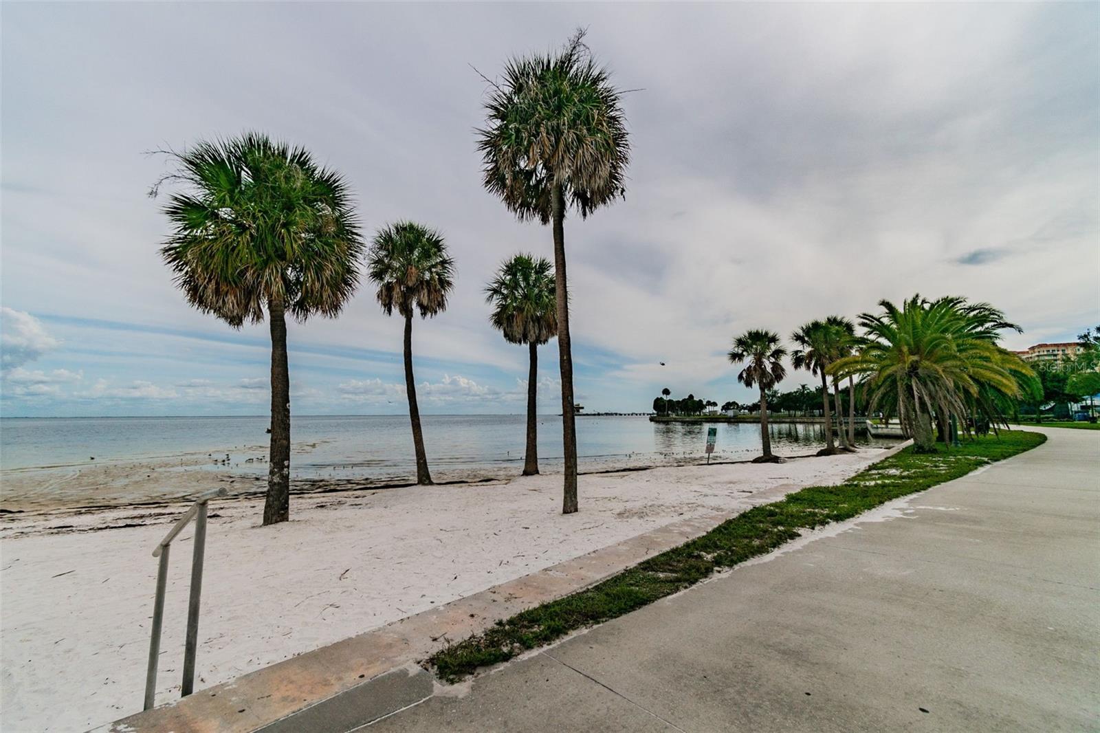 Relax and enjoy the many surrounding award winning beaches.