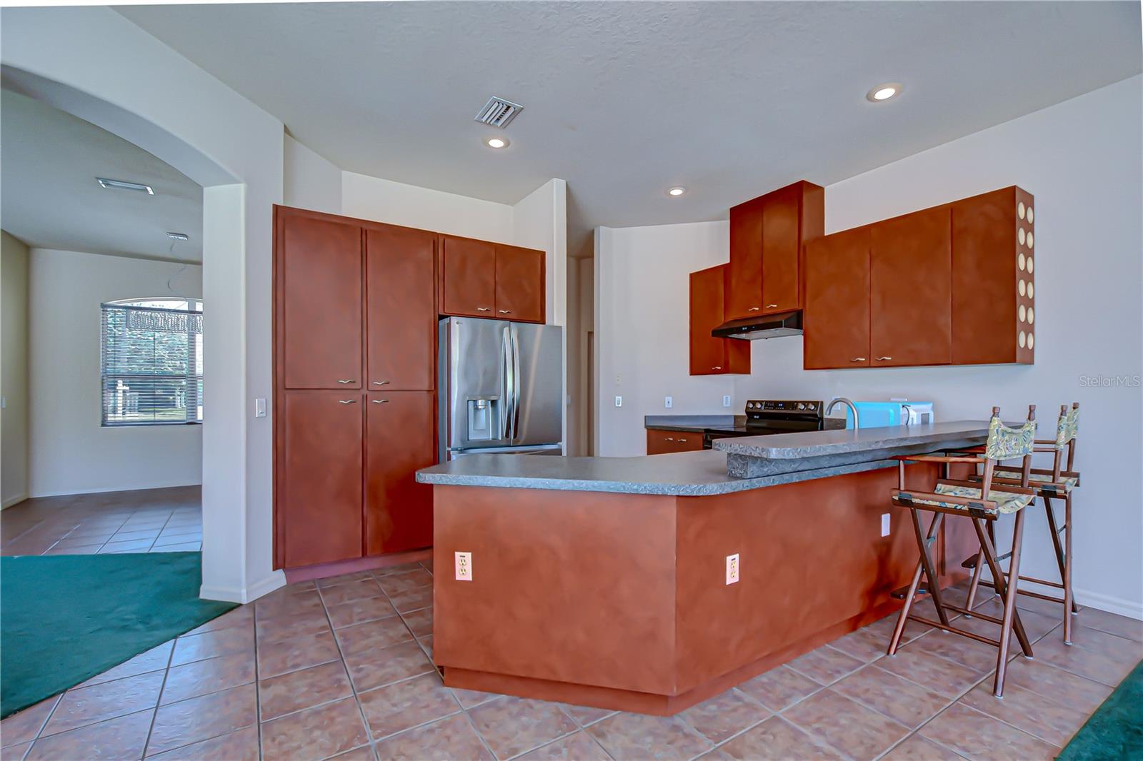 Kitchen Breakfast Bar