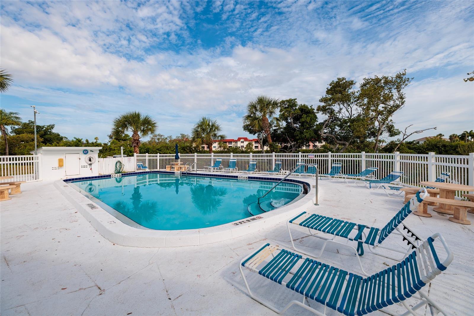 Lake Overlook Condominiums Community Pool