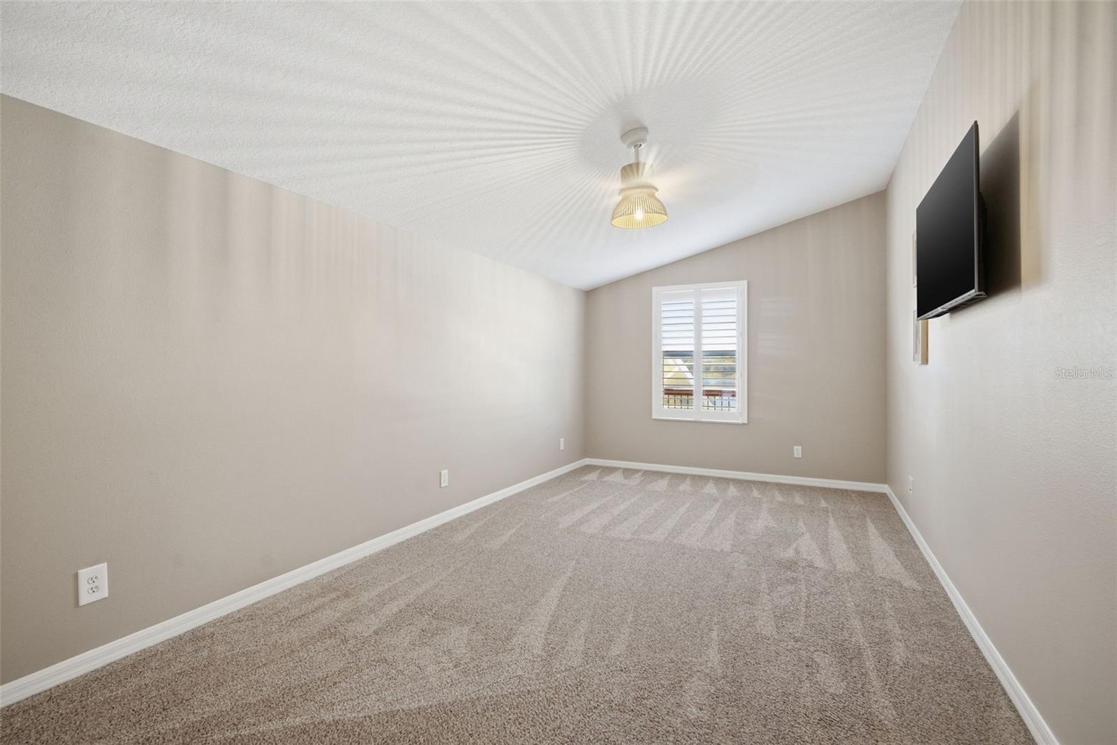 TB8502094