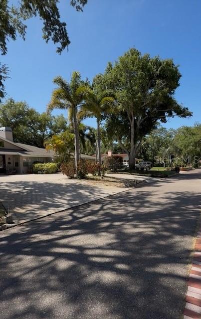 Neighborhood view (SW)