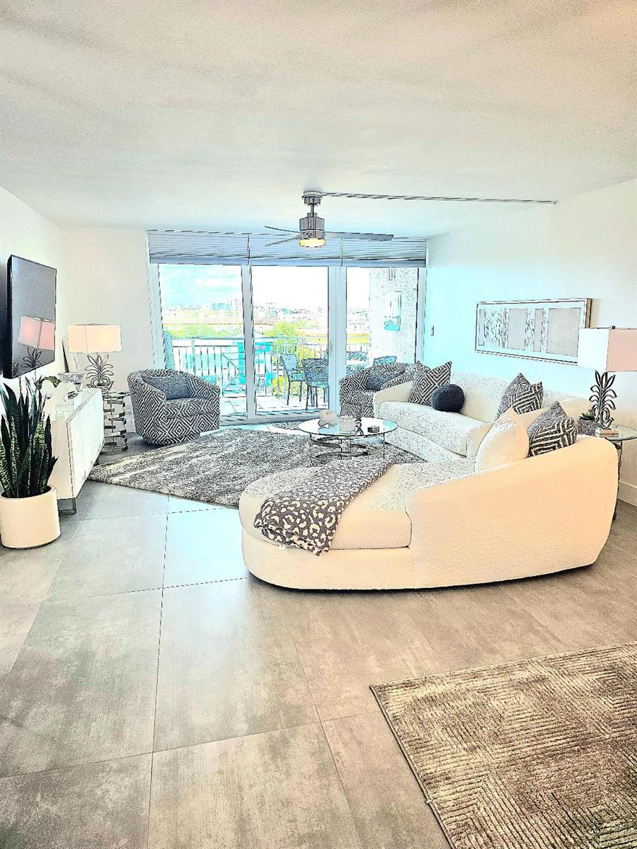 Spacious Living room with modern furnishings