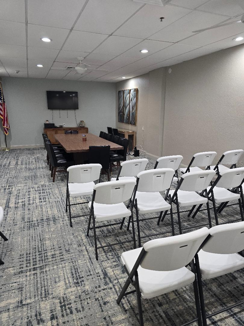 Meeting room for your availability!