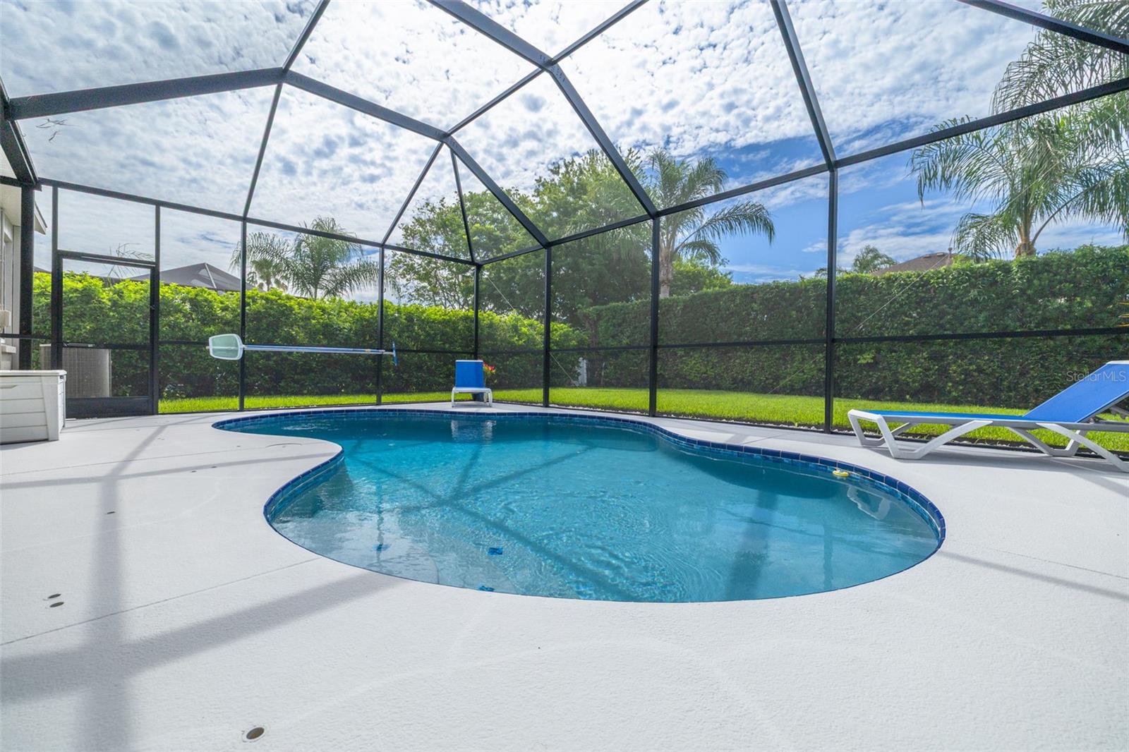 Cool Feel pool deck just dine!
