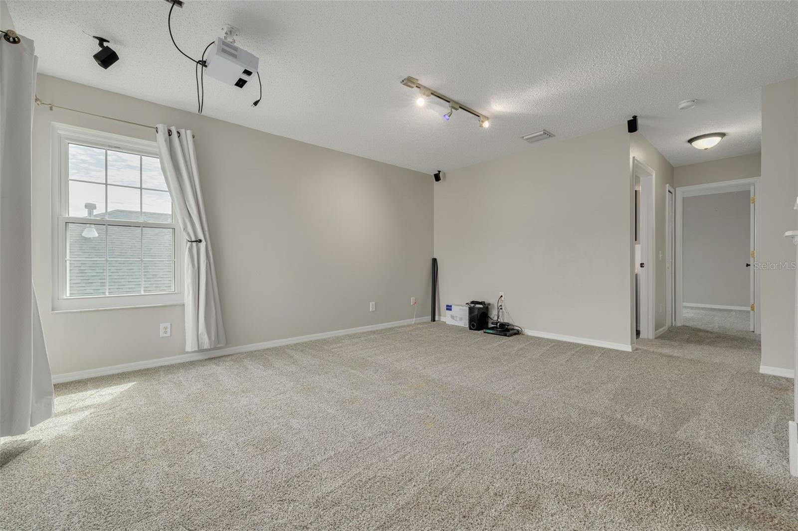 Upstairs BONUS room with projector!
