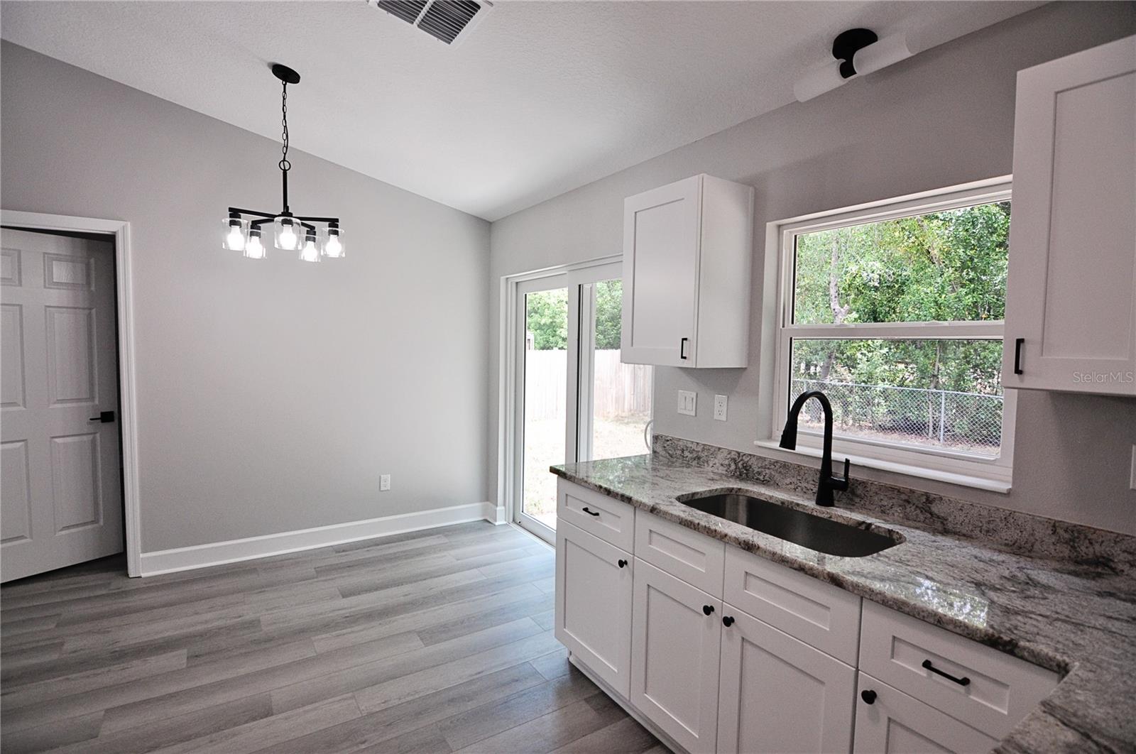 Kitchen/Dining