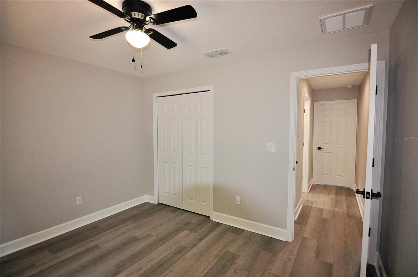 Guest bed Rear