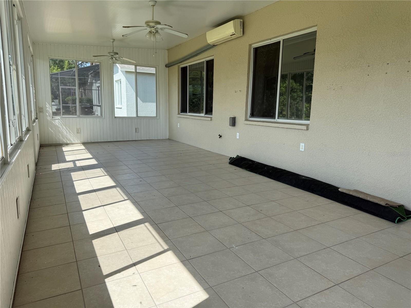 Enclosed Sun Room with Auxiliary Air Conditioner