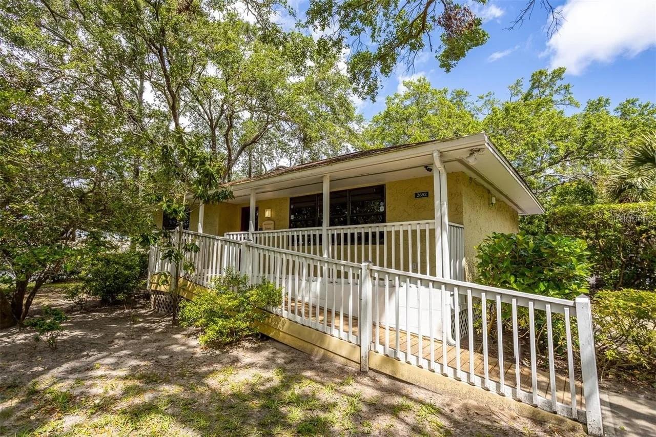 TB8502274